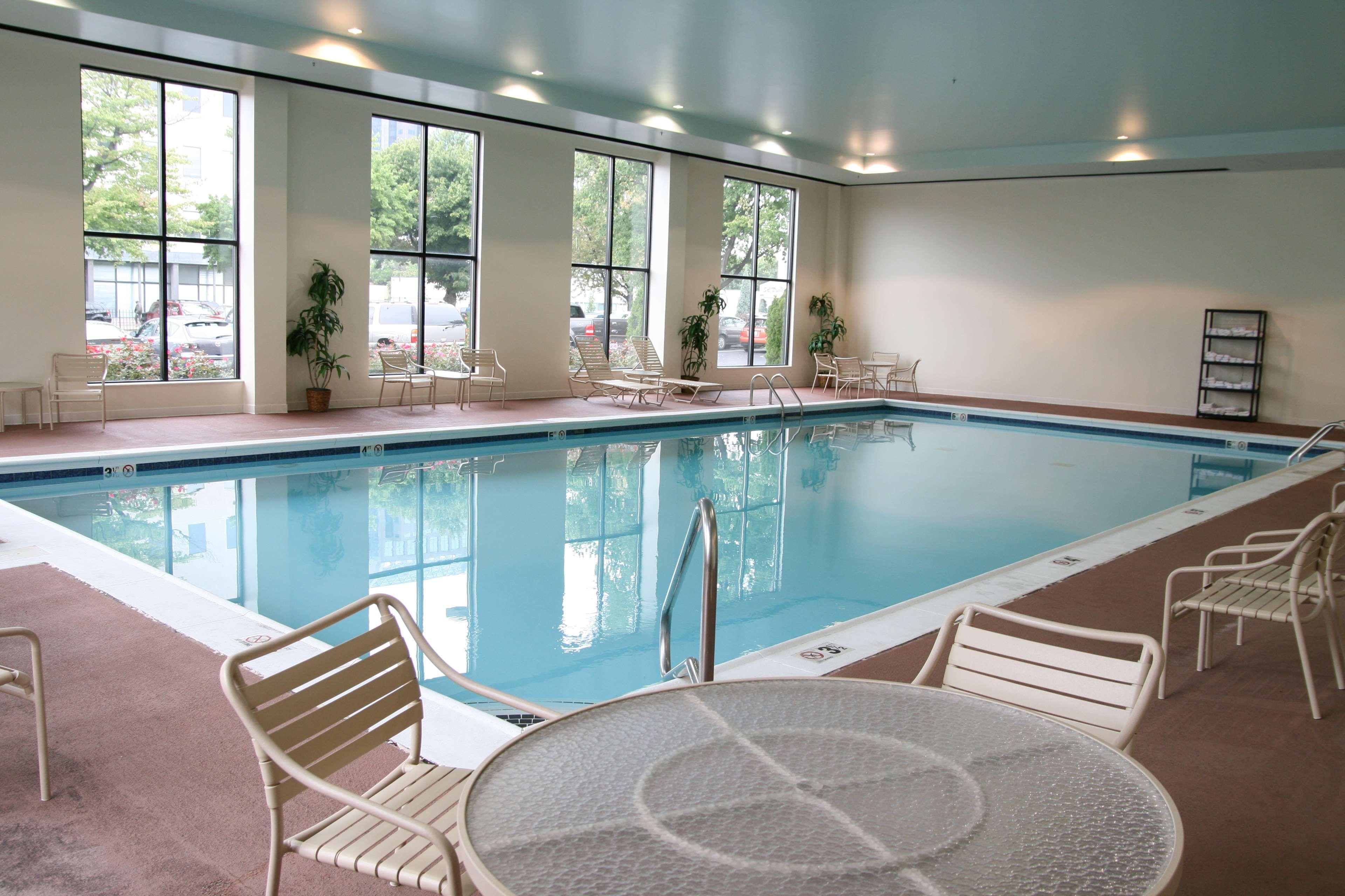 Hampton Inn Louisville Downtown Eksteriør bilde