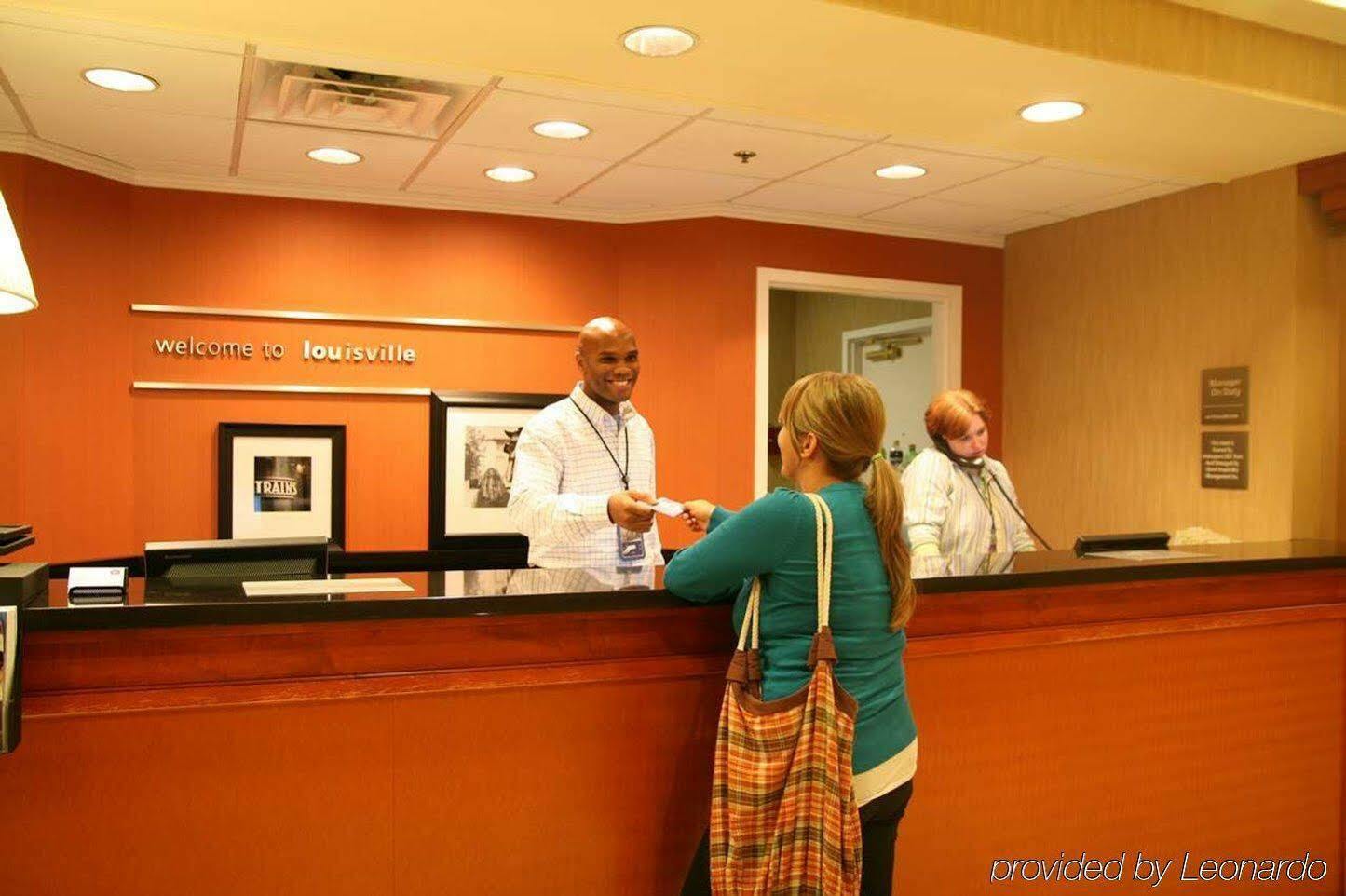Hampton Inn Louisville Downtown Eksteriør bilde